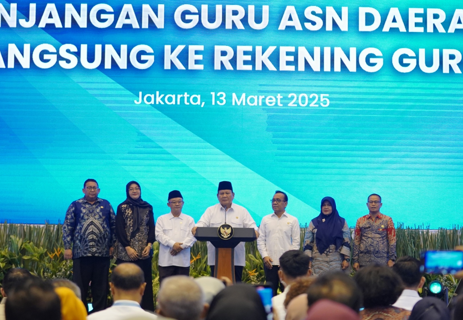 Prabowo Umumkan Penyaluran Tunjangan Guru Langsung ke Rekening: Untuk Apa Lama-lama?