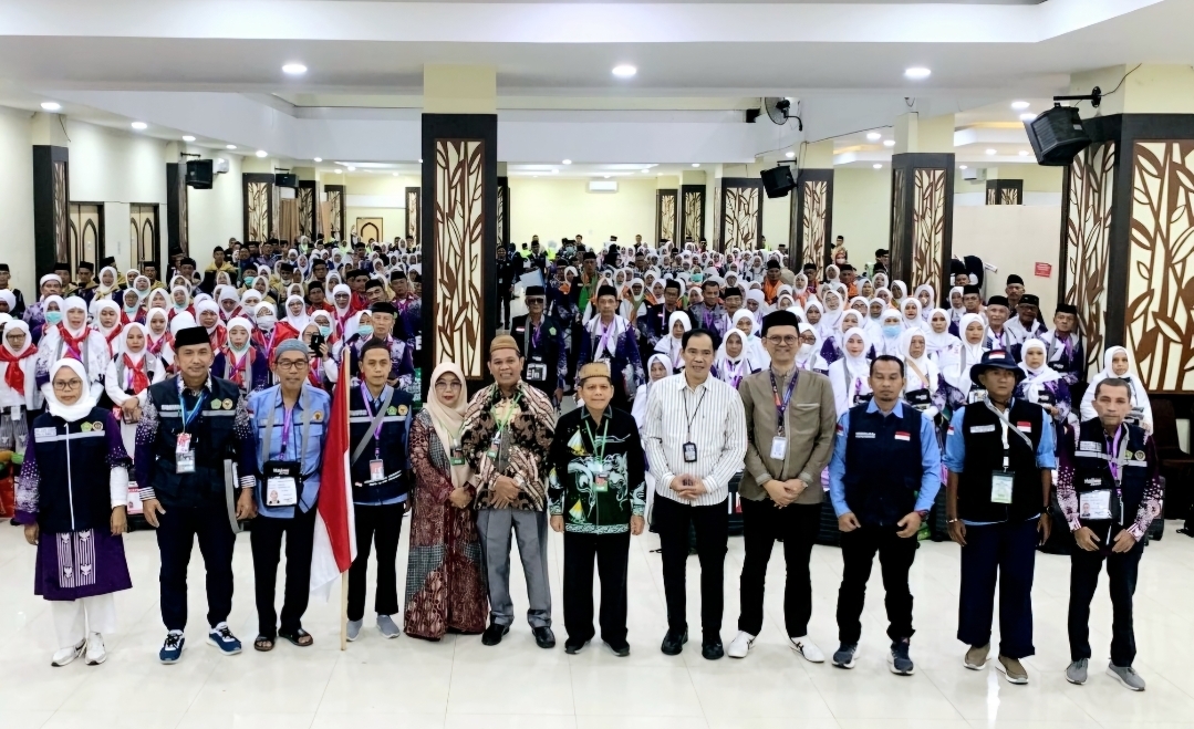Ratusan Calhaj Asal Sulbar Diberangkatkan ke Tanah Suci Tergabung di Kloter 11 Embarkasi Makassar