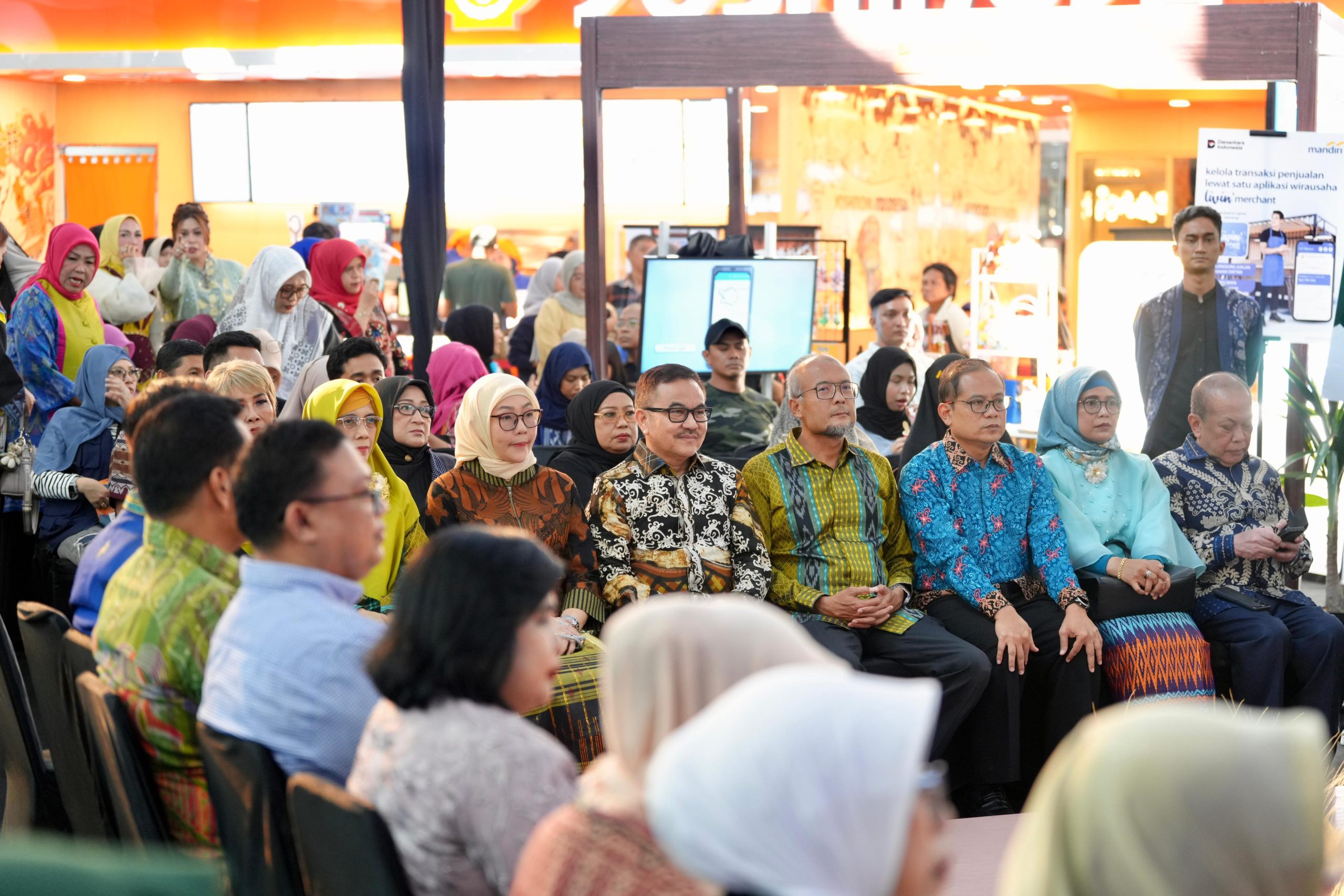 Transaksi di Karya Kreatif Sulsel 2025 Tembus Rp 1,2 Miliar, Sekda: Bukti Nyata Potensi Wastra Lokal