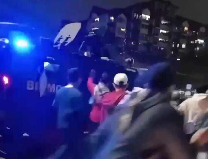 Viral! Diduga Mobil Rantis Brimob Tabrak Pengemudi Ojol, Pendemo Teriak-teriak Minta Tolong