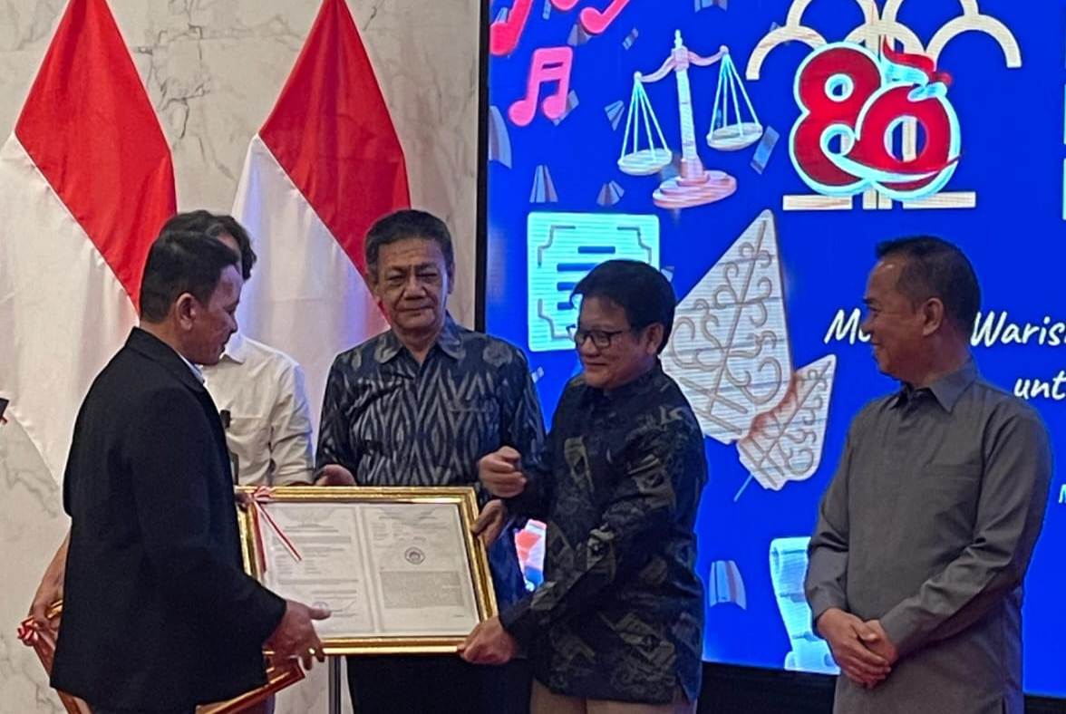 Sah! Tenun Sutera Sengkang Jadi Warisan Budaya Wajo, Kini Kantongi Sertifikat Indikasi Geografis