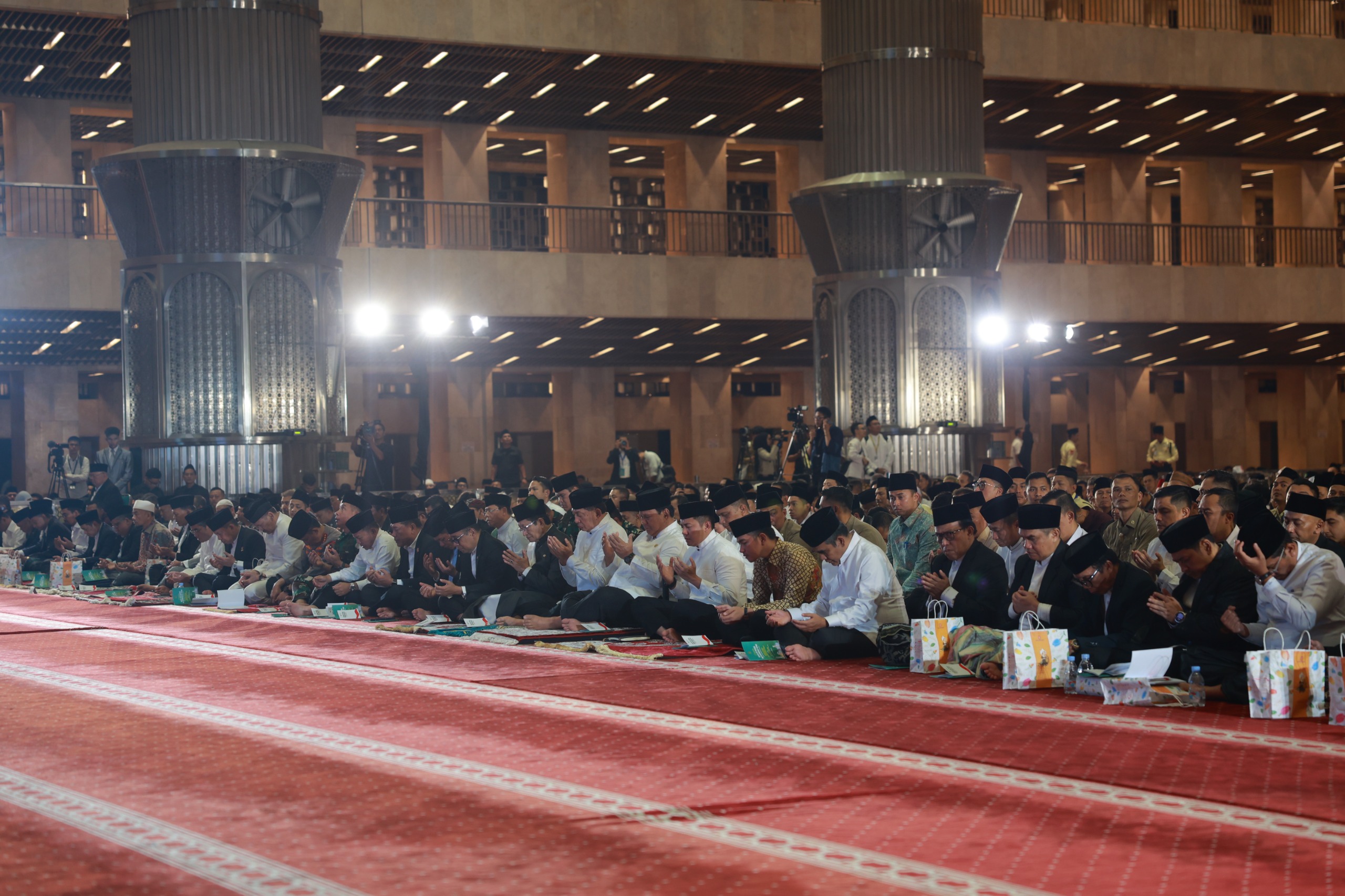 Presiden Prabowo Hadiri Peringatan Maulid Nabi Muhammad SAW di Istiqlal, Ini Pesan Tausiah Menag Nasaruddin Umar