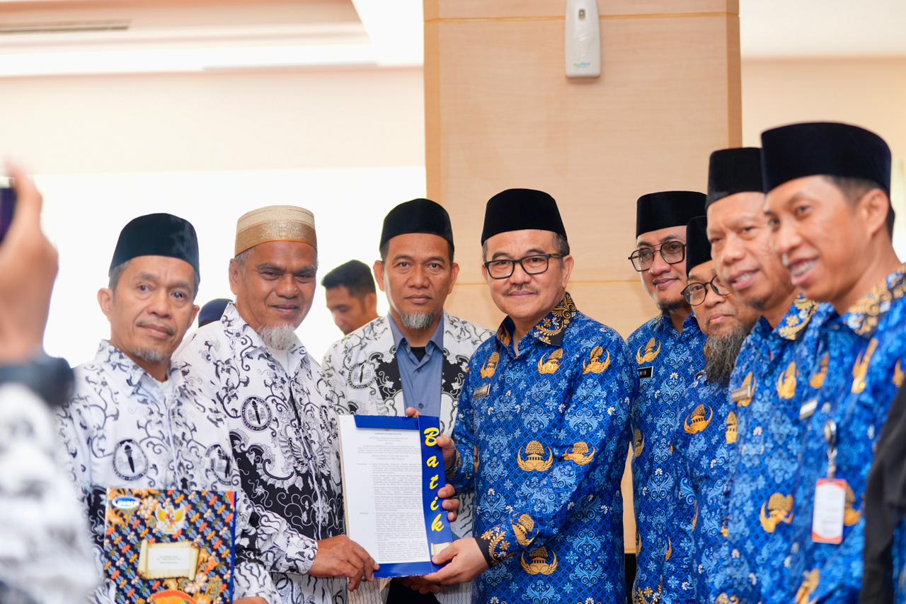 Akhirnya! 2 Guru di Lutra Kembali Aktif sebagai ASN Usai Direhabilitasi Presiden, Ini yang Mereka Minta