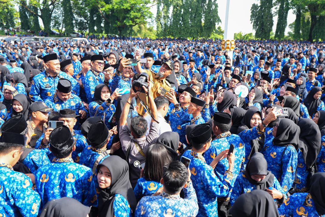 Ini Pesan Gubernur Sulsel Andi Sudirman Usai Lantik 4.047 PPPK Tahap 2 dan Paruh Waktu