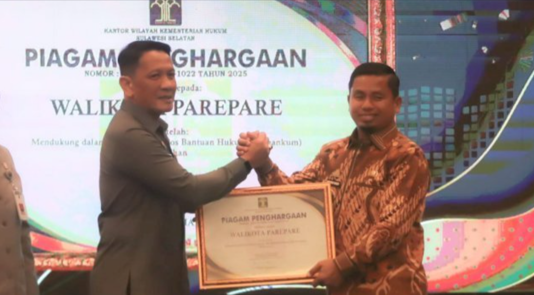 Bentuk Posbakum di Kelurahan, Wali Kota Tasming Hamid Diganjar Penghargaan Kemenkumham