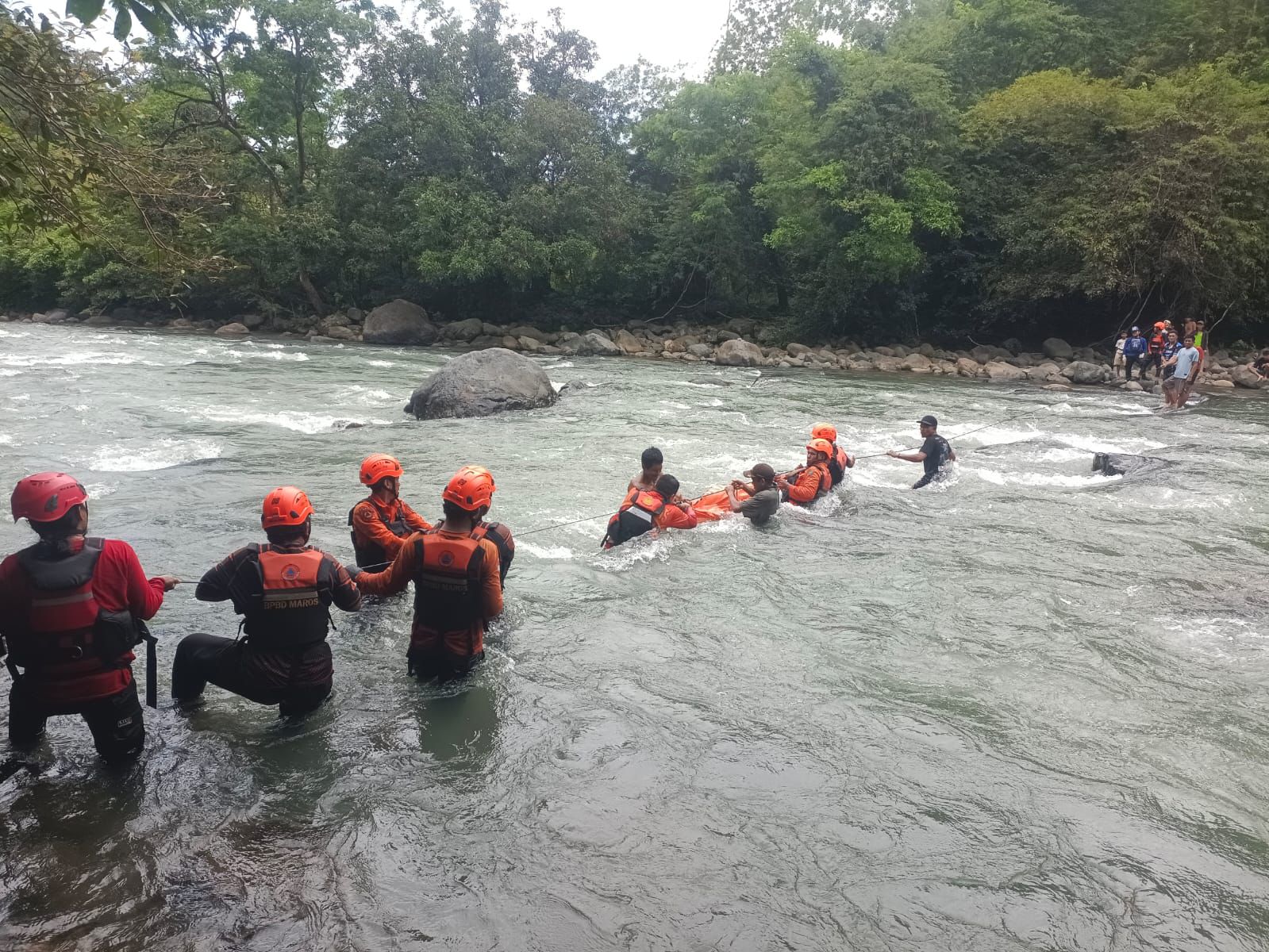Satu Korban Air Bah Maros Ditemukan Tewas, Satu Lainnya Masih Dicari