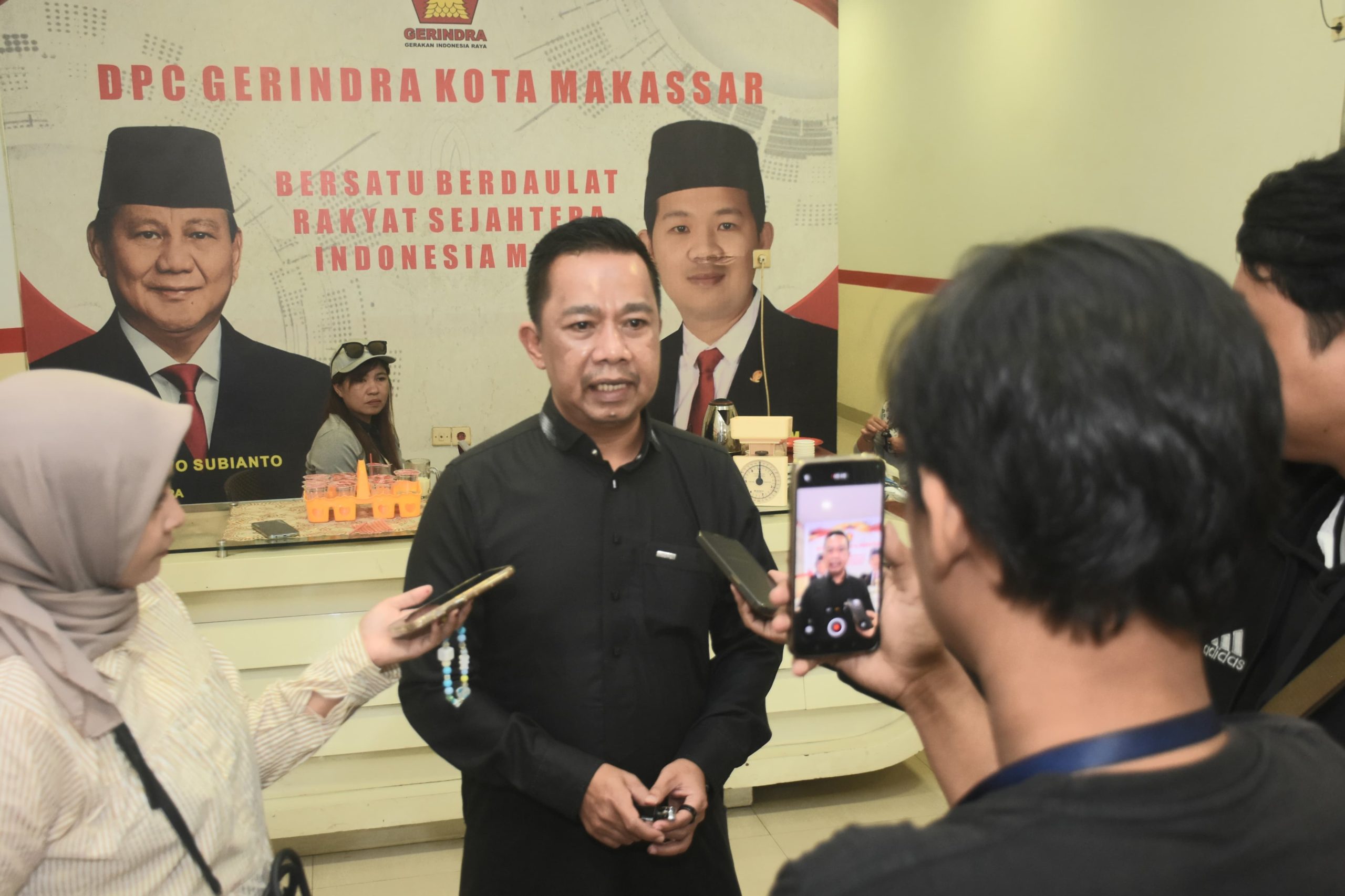 Idul Adha Momentum Berbagi, Gerindra Makassar Salurkan Hewan Kurban untuk Warga Sekitar
