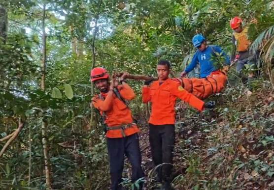 Tragis! Asyik Berfoto di Puncak Gunung Monrolo Maros, 5 Pendaki Tersambar Petir Satu Tewas