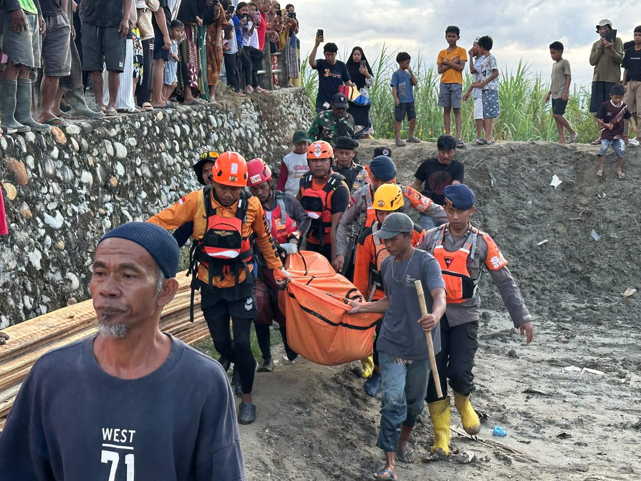 Hilang 2 Hari saat Seberangi Sungai Rongkong, Firman Ditemukan Mengapung Tak Bernyawa 
