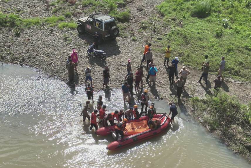 2 Hari Pencarian, Lansia yang Hanyut di Sungai Kajuara Bone Ditemukan Mengapung Tak Bernyawa