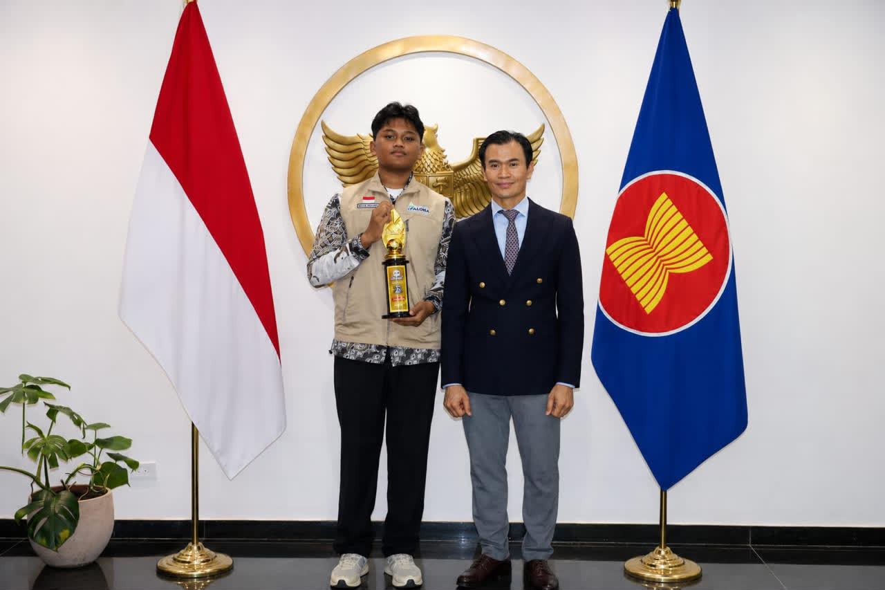Herson Pelajar Makassar Harumkan Indonesia di Kancah Internasional, Sabet Grand Champion ALOHA di Panama Amerika