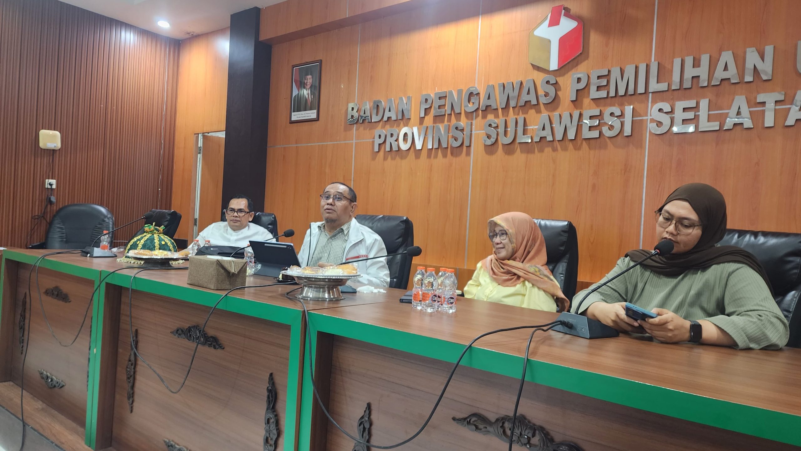 TOP! Bawaslu Sulsel Pertahankan Predikat Sangat Baik, Nilai SAKIP Naik Jadi 75,95