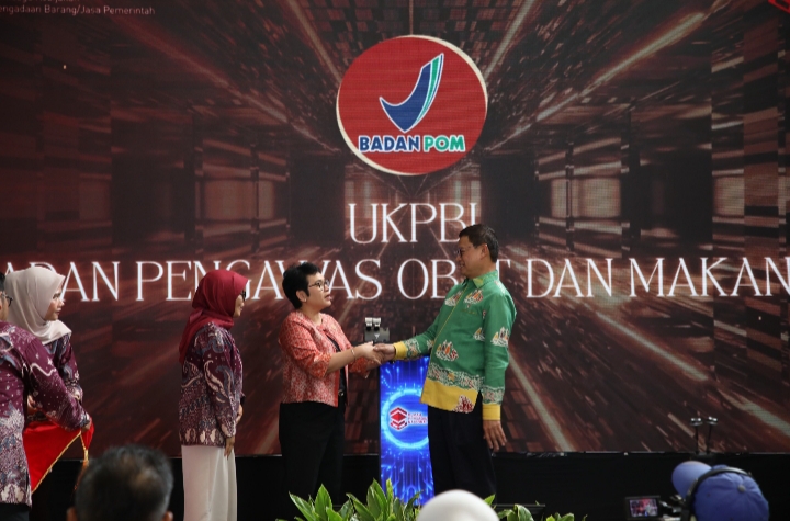 TOP! Kepala BPOM Taruna Ikrar Raih Penghargaan LKPP, Targetkan PKP-BJ Level Strategis dan Unggul