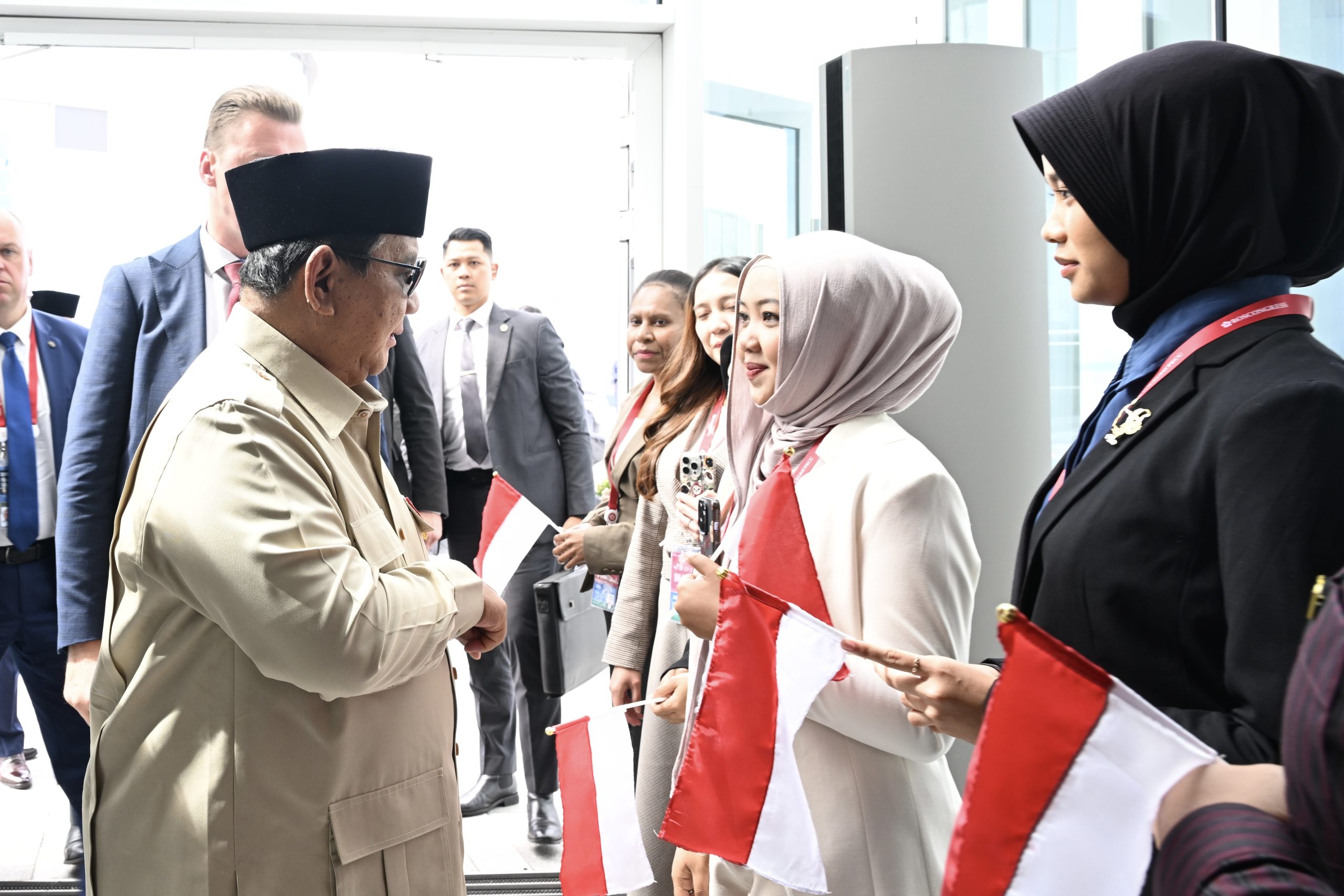 Prabowo Hadiri Eastern Economic Forum di Rusia, Mahasiswi Indonesia Asal Merauke Ini Turut Bangga