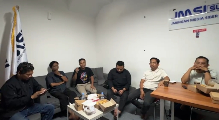 Diskusi di Kantor JMSI Sulsel, Ini yang Dibahas Ketua KPI Pusat Hasrul Hasan